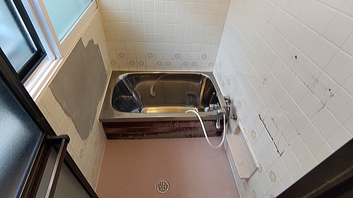 戸建従来浴室壁リフォーム佐賀県唐津市施工中