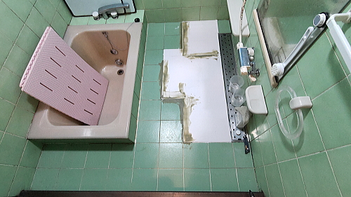 戸建従来浴室床タイルリフォーム佐賀県西松浦郡施工中