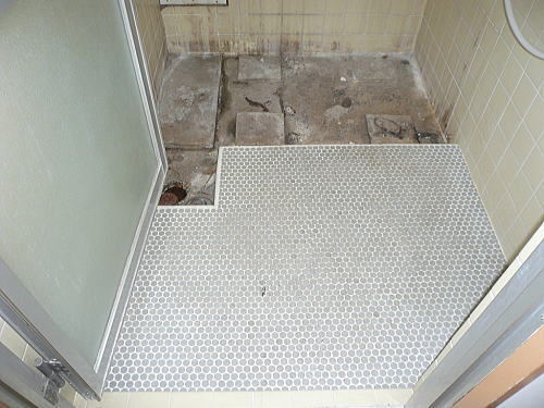 浴室床タイル格安リフォーム久留米市東町施工前